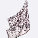 Petrusse Carre Soie 90 - Lena Gris