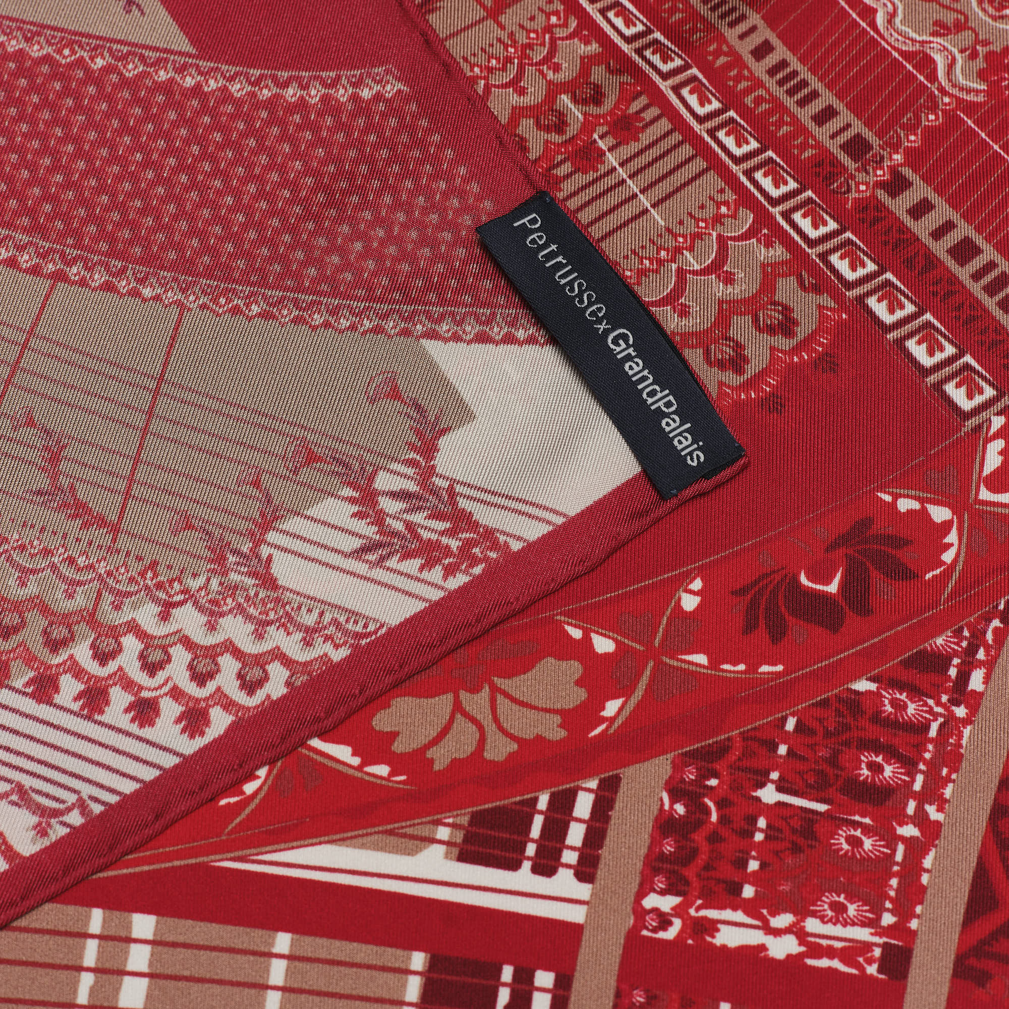 SOUS LE CIEL DE PARIS 65 ROUGE BANDANA