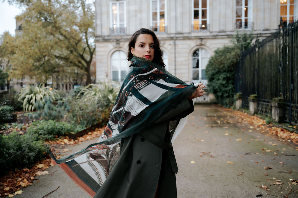 CARRE LAINE 120 - SOUS LE CIEL DE PARIS KAKI