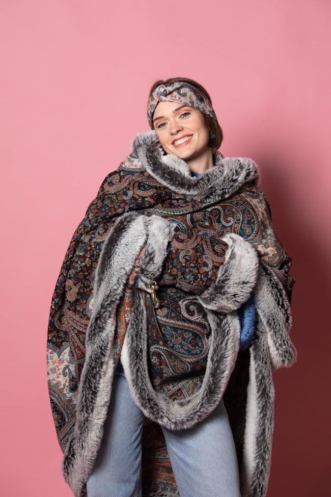 files/PETRUSSE_FOULARD_CAPE_VOLUPTE_MORGANE_5.jpg