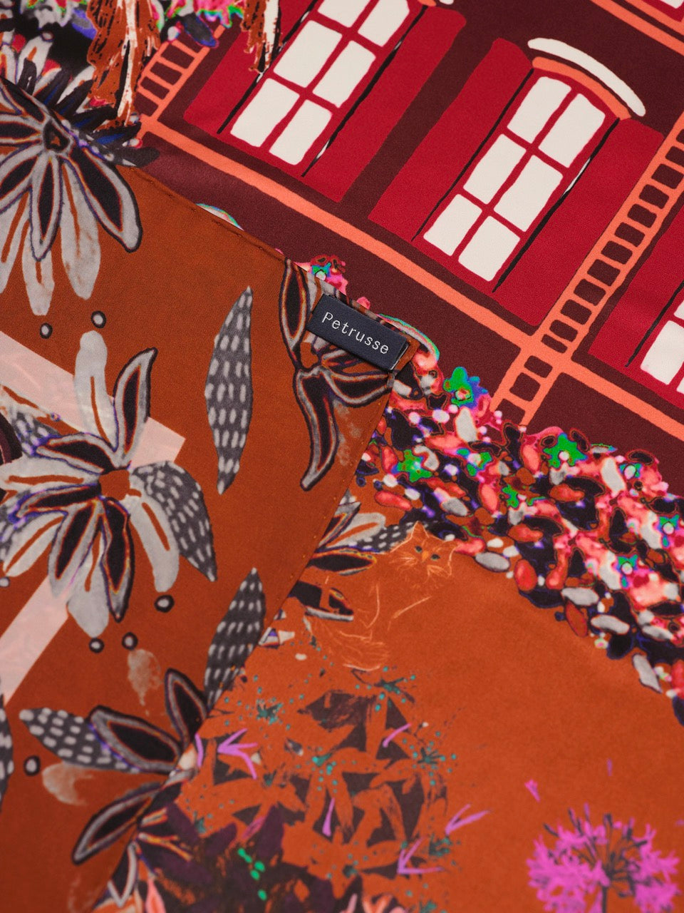 Petrusse Carre Soie 105 - Fantasy Caramel