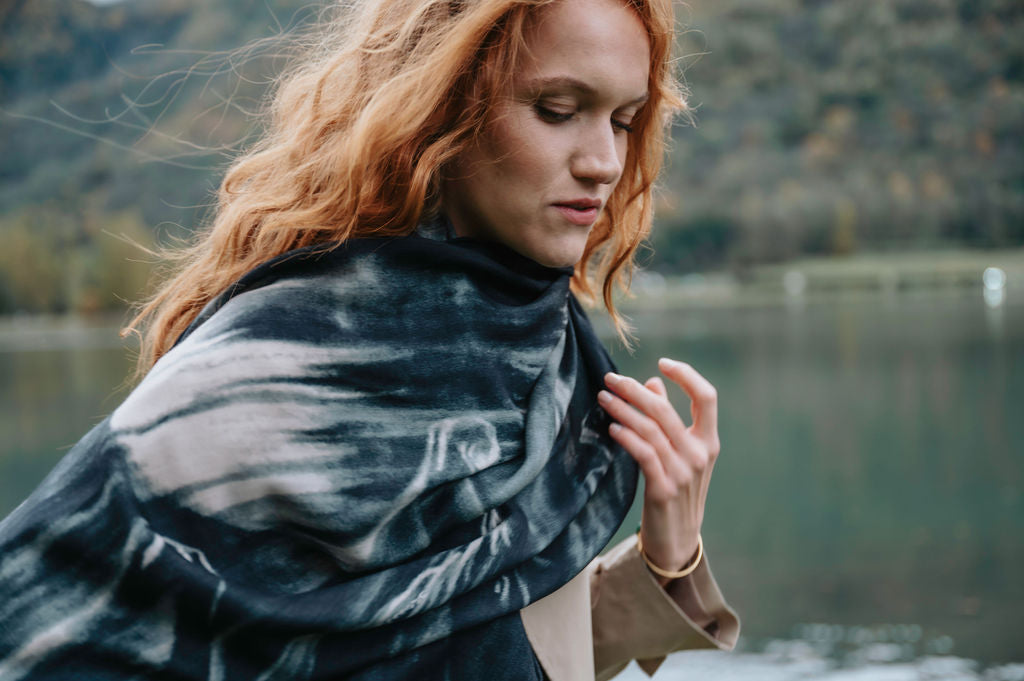 Écharpe en laine | PETRUSSE FOUGUE NOIR