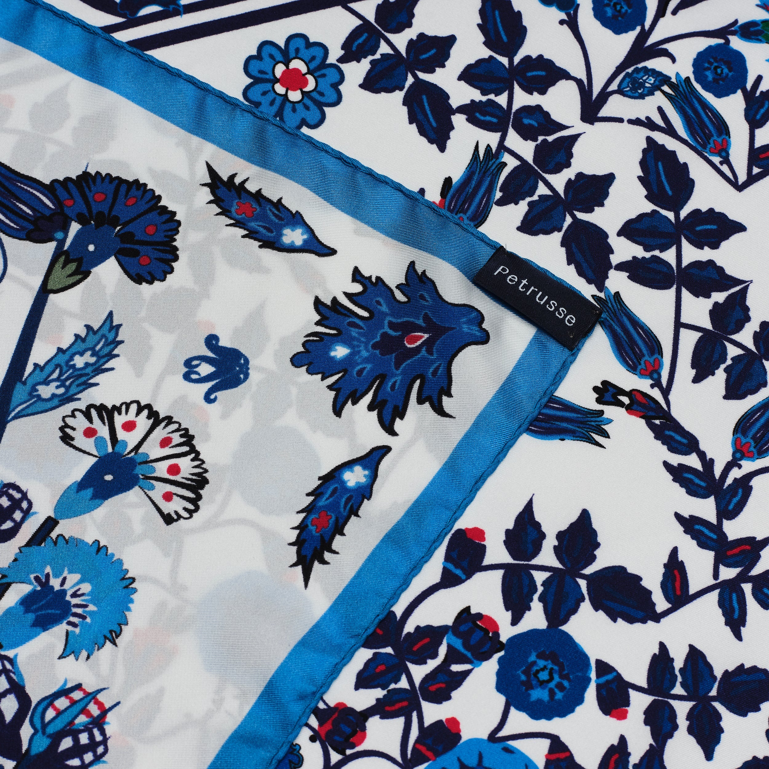 Petrusse Carre en Soie Iznik Bleu