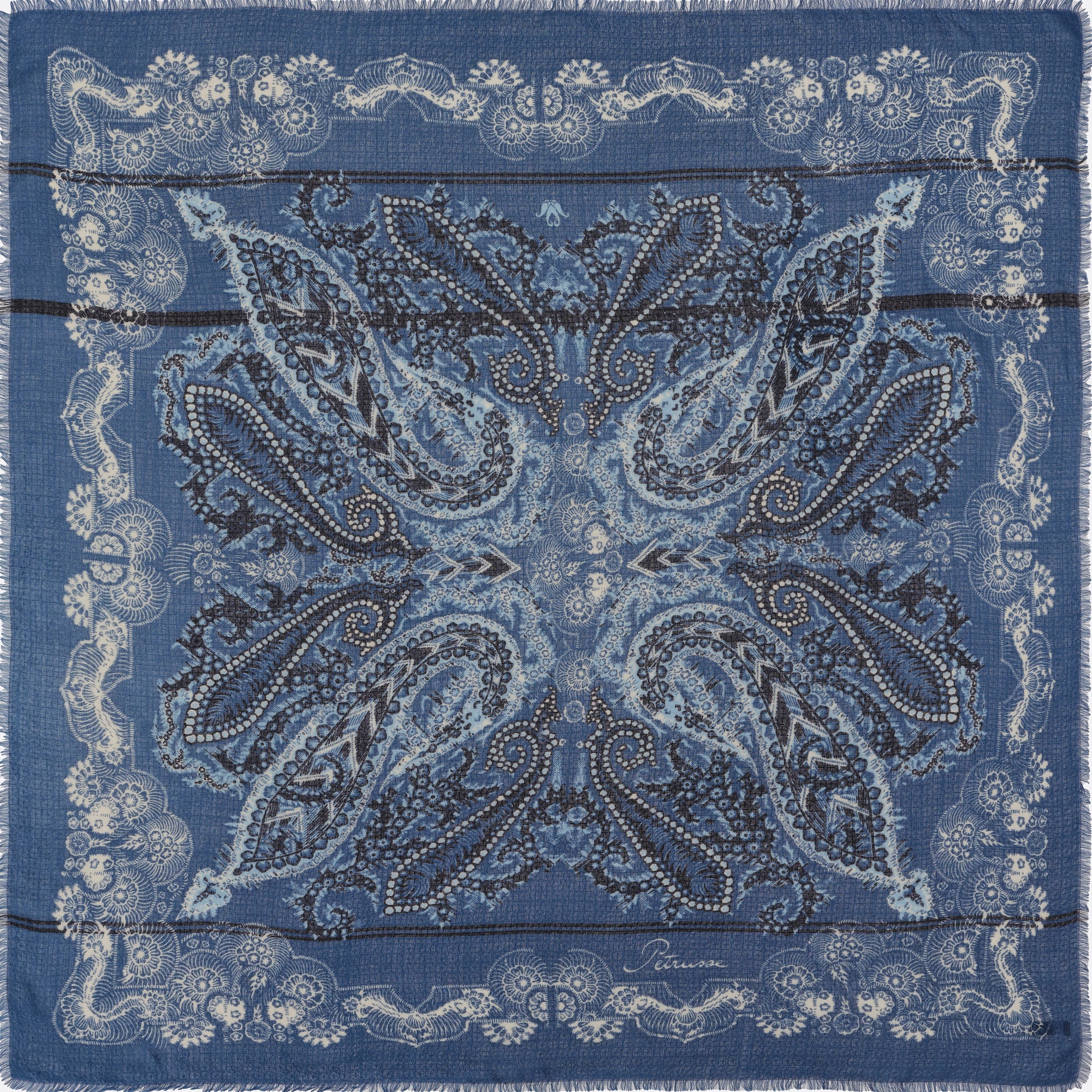 PETRUSSE CARRE LAINE 120 - MOON BLEU