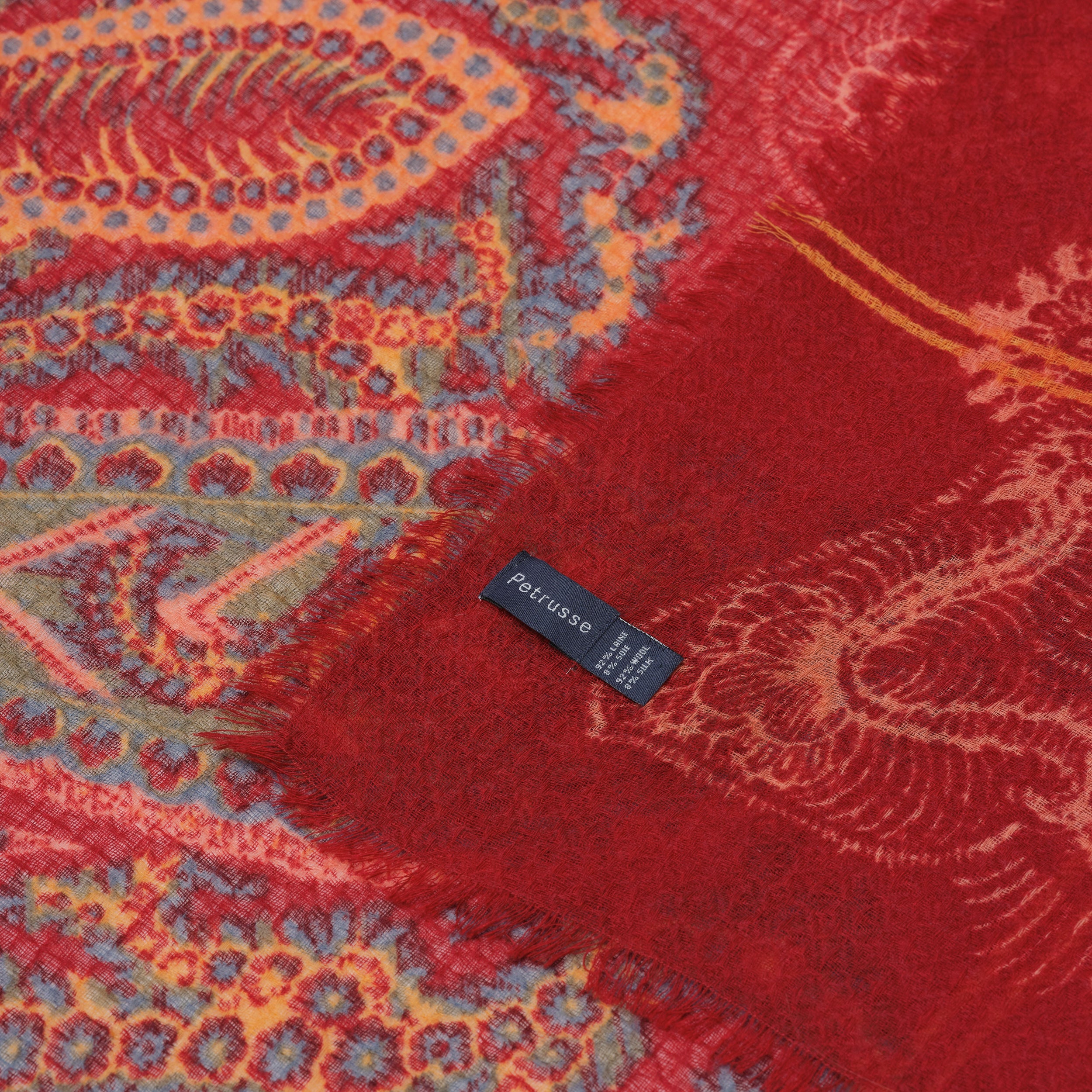 Petrusse Carre Laine 120 - Moon Terre Rouge