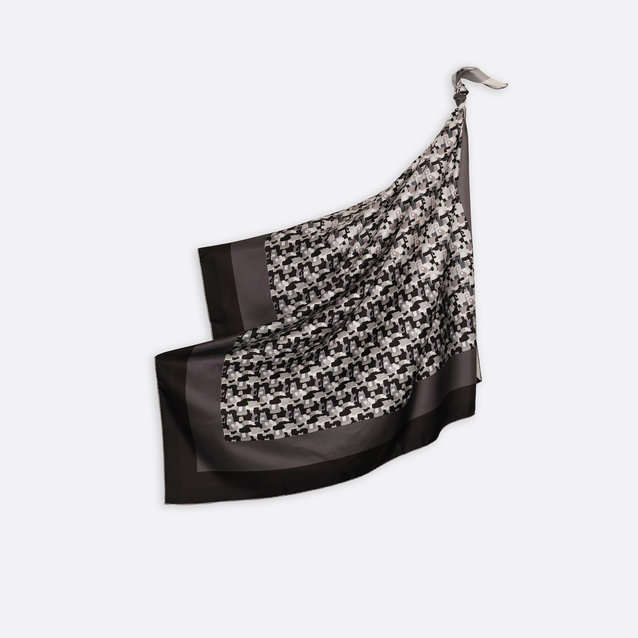 Petrusse Carre Soie 90 - Opal Noir