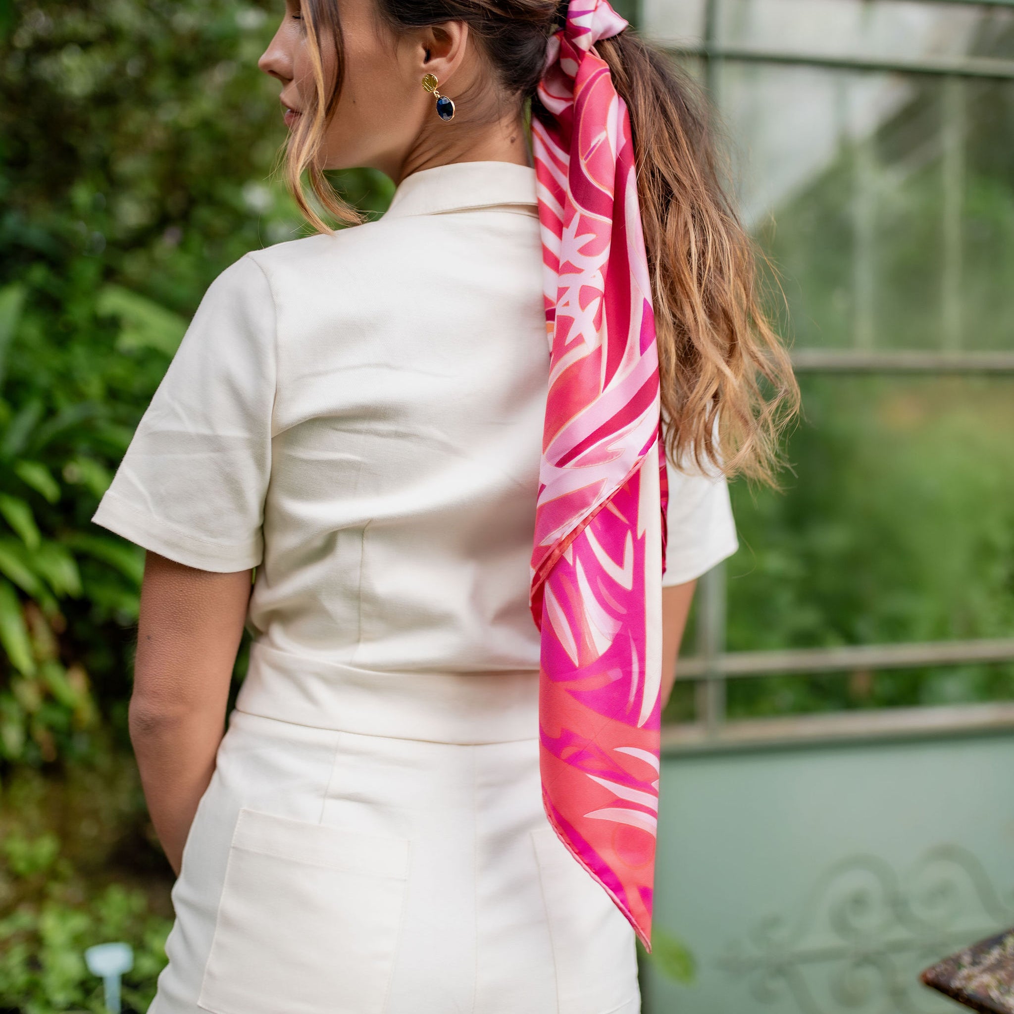 Petrusse Carre Soie 90 - Isadora Soie Fuchsia