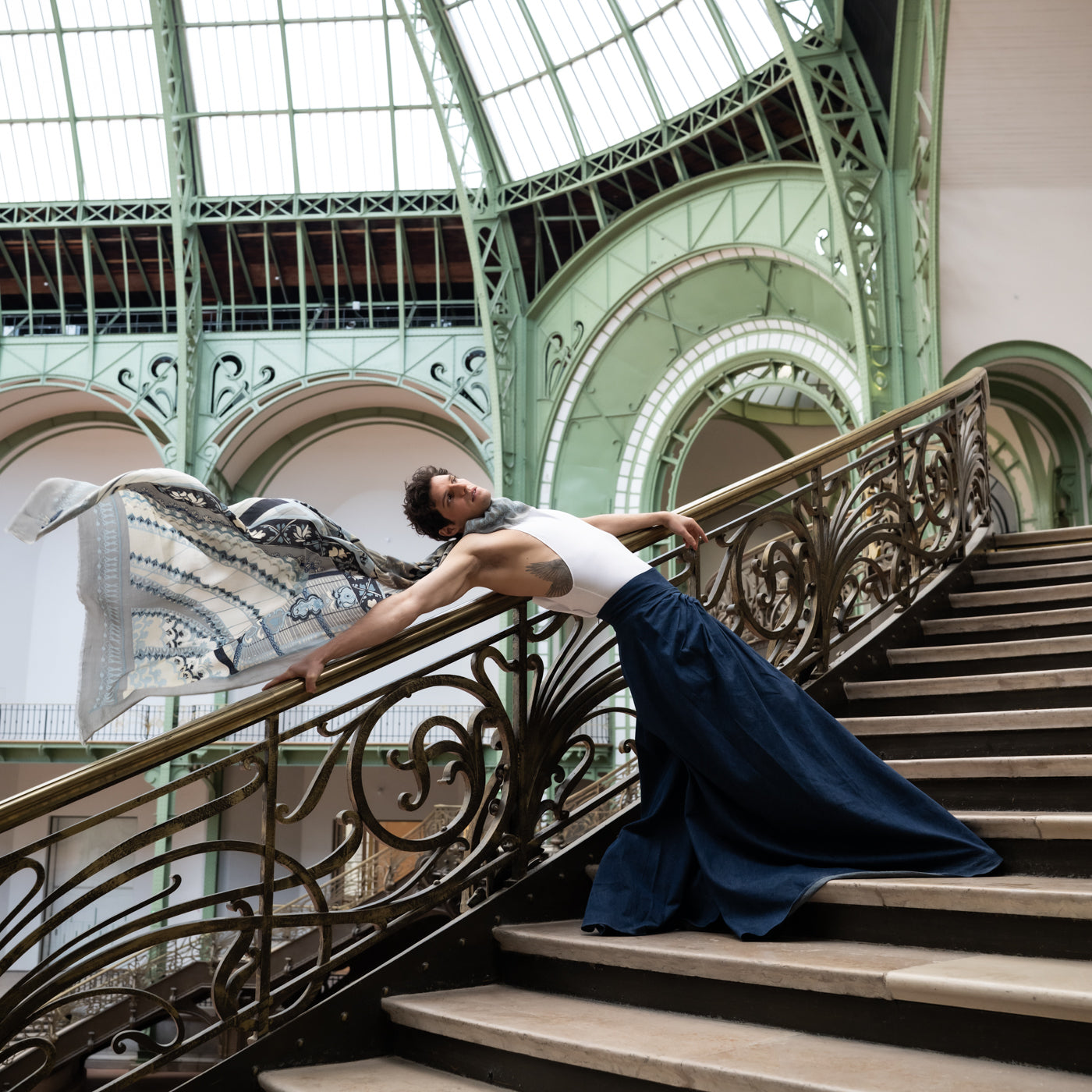 SOUS LE CIEL DE PARIS ÉTOLE SABLE