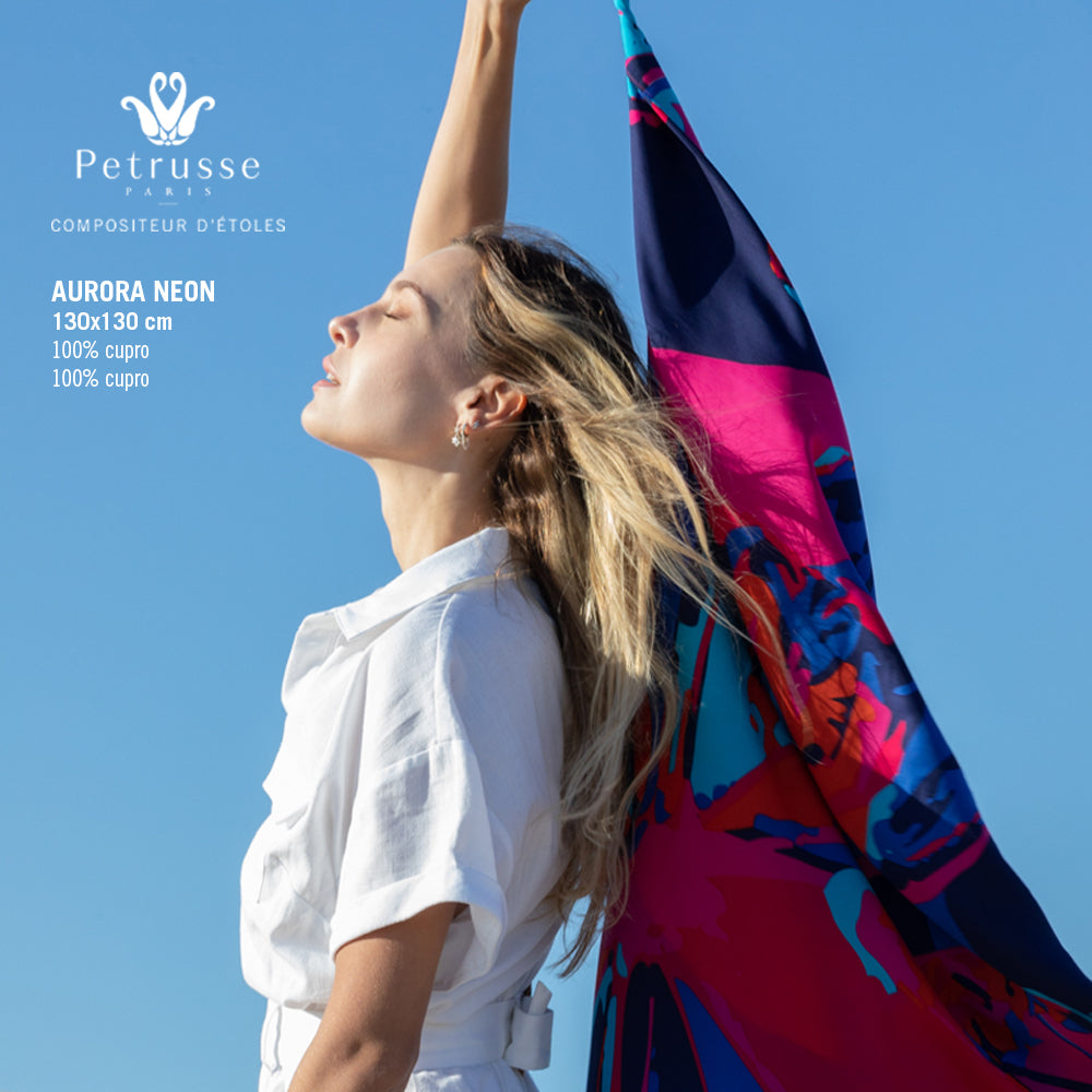 Petrusse Carre Cupro 130 -  Aurora Neon