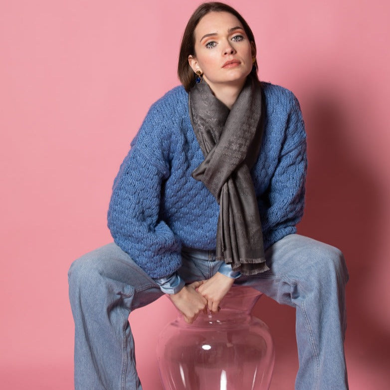 Écharpe En Laine Et Soie Petrusse Eternite Anthracite | Made In France